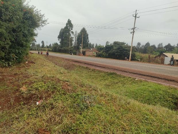 Nyeri/Gatitu 50/100 Touching Main Tarmac - thumbnail 12