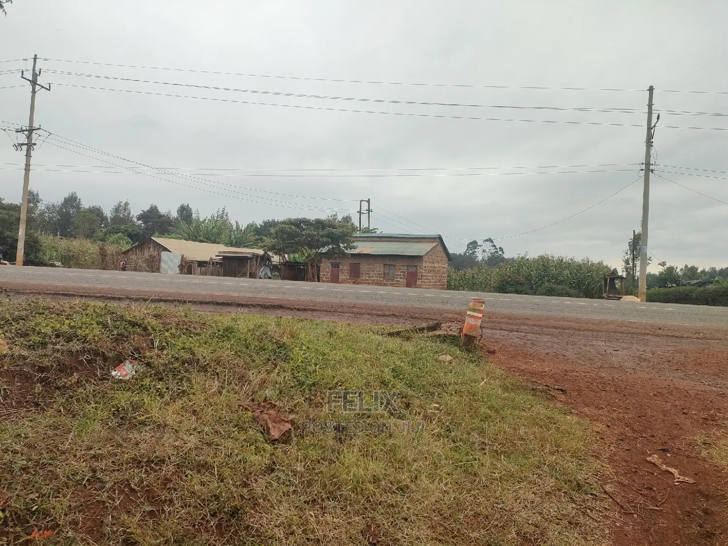 Nyeri/Gatitu 50/100 Touching Main Tarmac