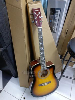 Semi Acoustic Yamaha Hqlty - main view