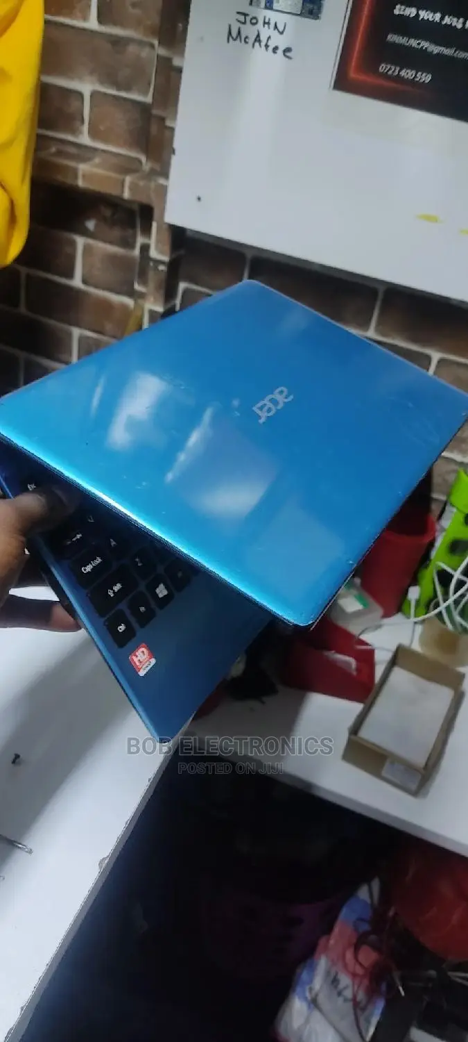 Laptop Acer Aspire 1 4GB Intel Celeron HDD 320GB