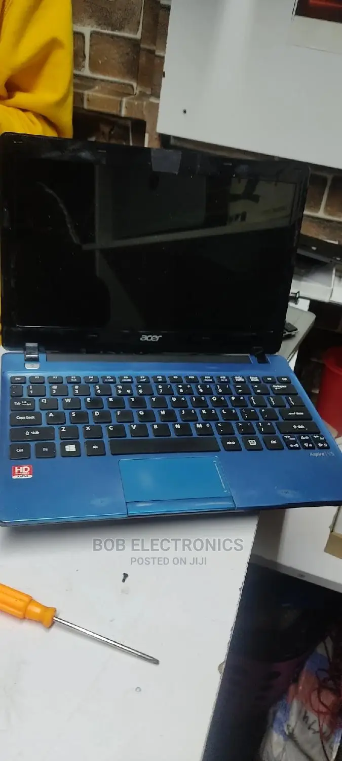 Laptop Acer Aspire 1 4GB Intel Celeron HDD 320GB
