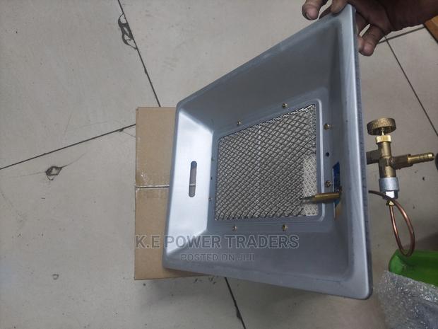 1200 Chicks Gas Brooder - main view