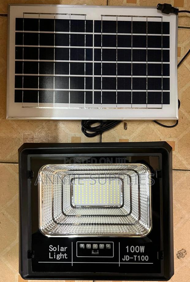100 Watts Solar Floodlight - main view
