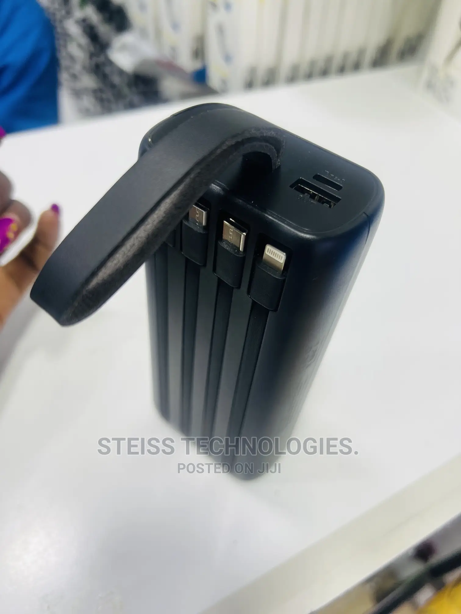 Punex 30000-Mah Powerbank.