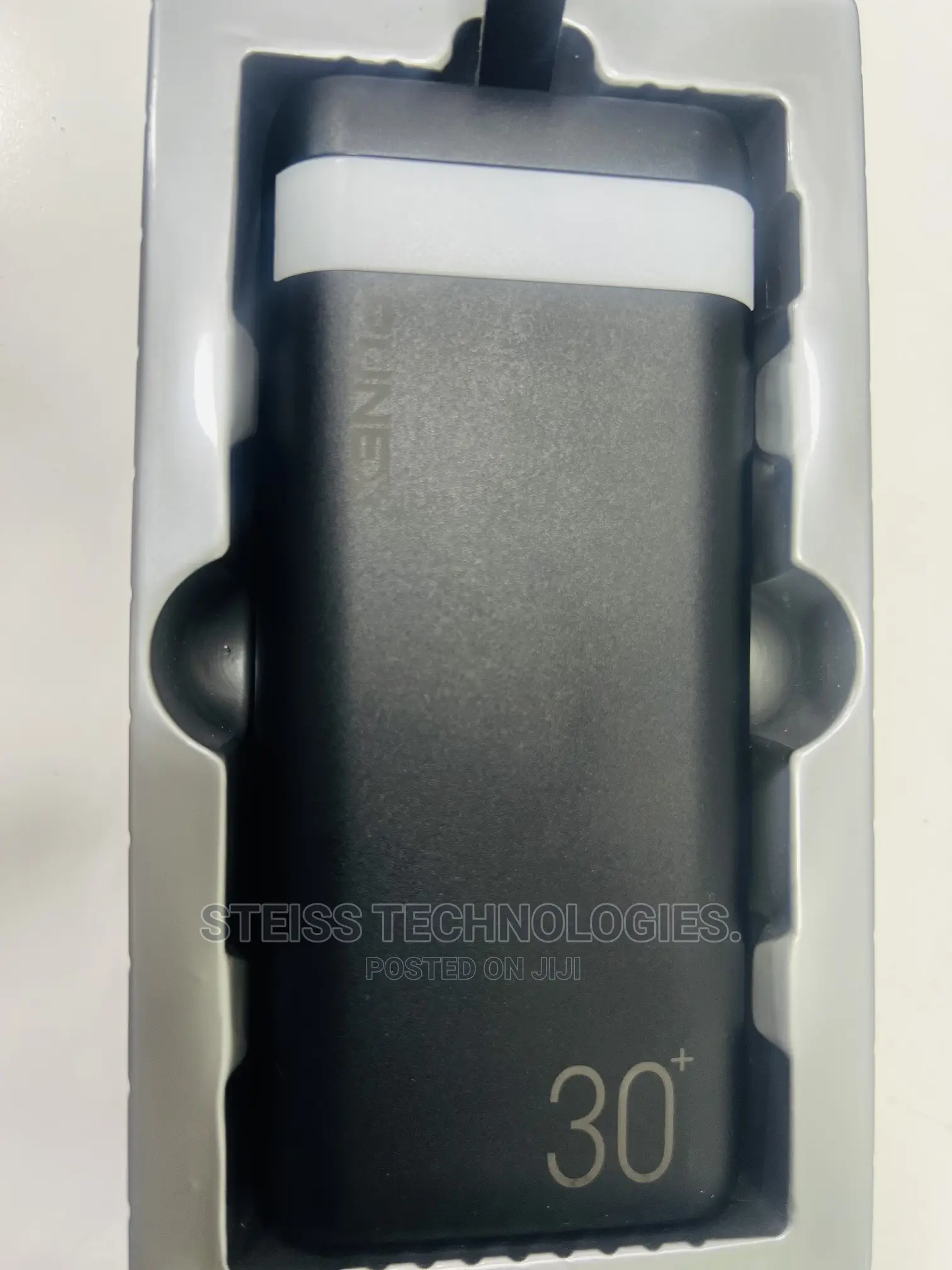 Punex 30000-Mah Powerbank.
