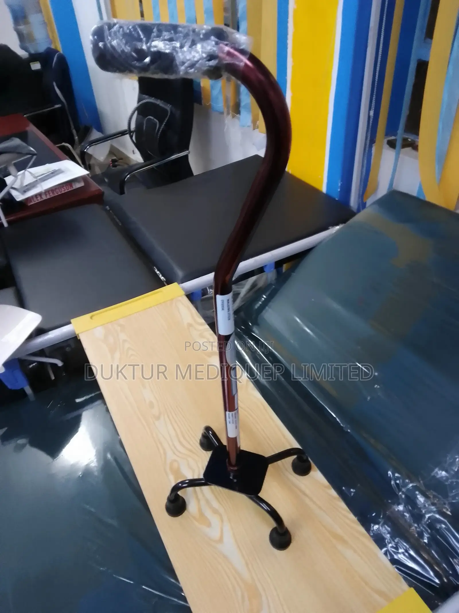 Quad Cane/ Walking Stick Four-Legged Walking Stick