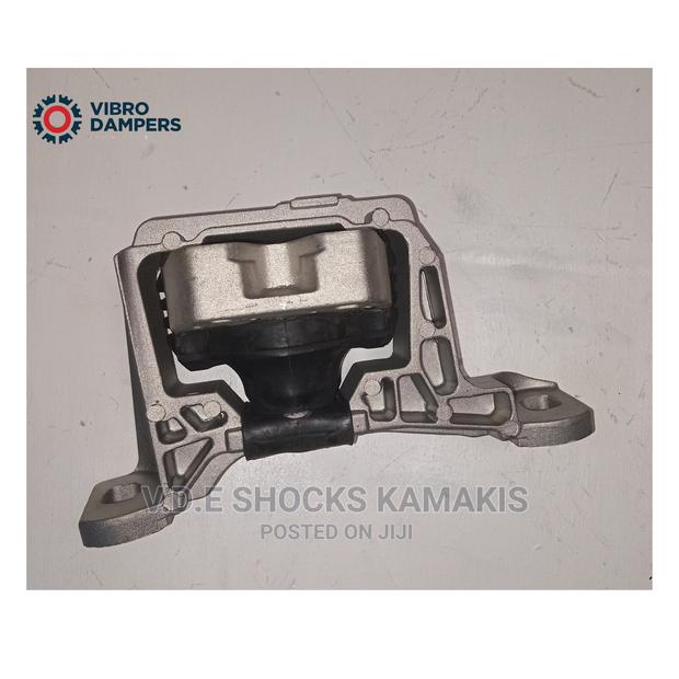 Mazda Premacy/Axela Right Engine Mounting - thumbnail 2