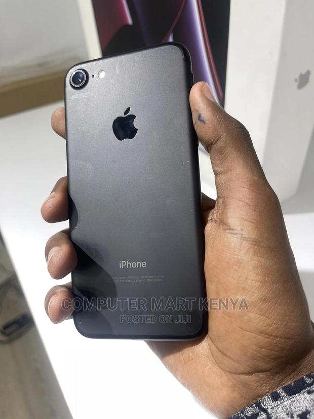 Apple iPhone 7 32 GB Black - thumbnail 2