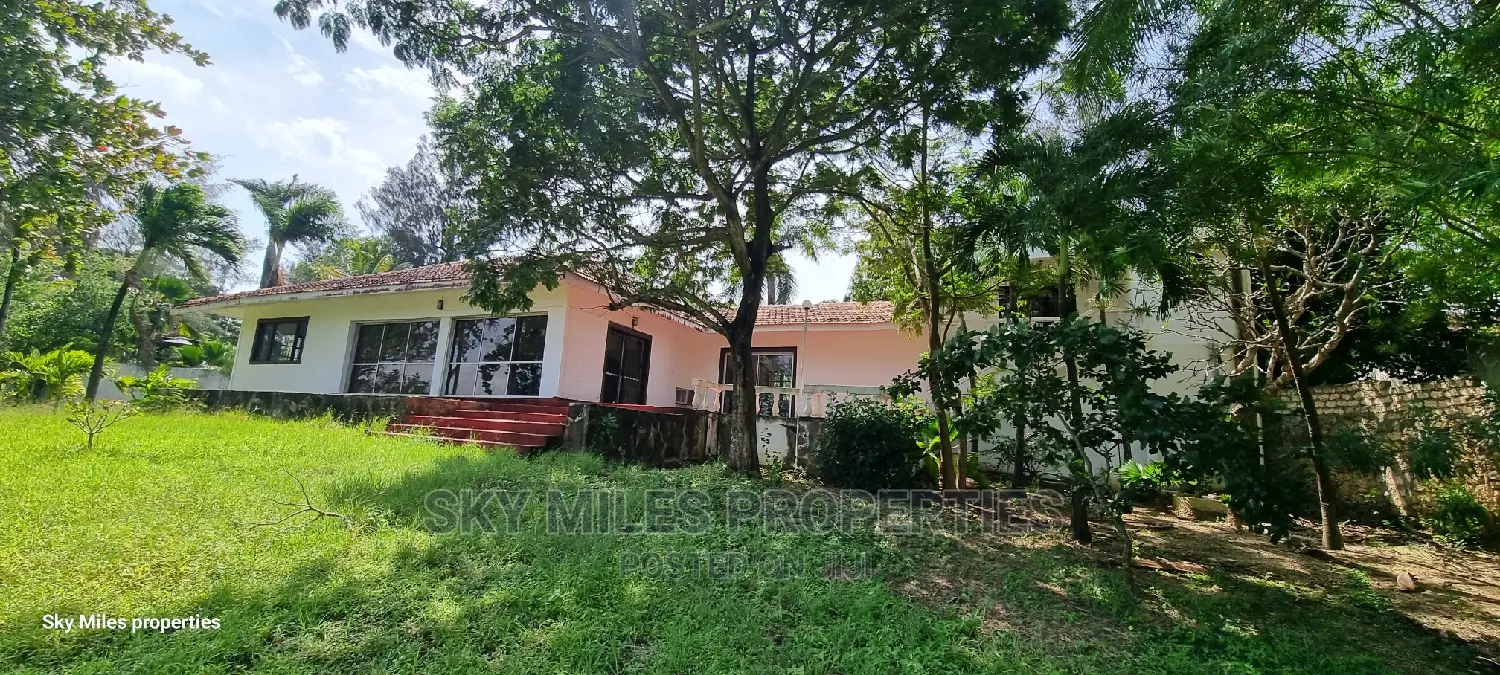 4bdrm Villa in Aloo Drive, Mtwapa for sale