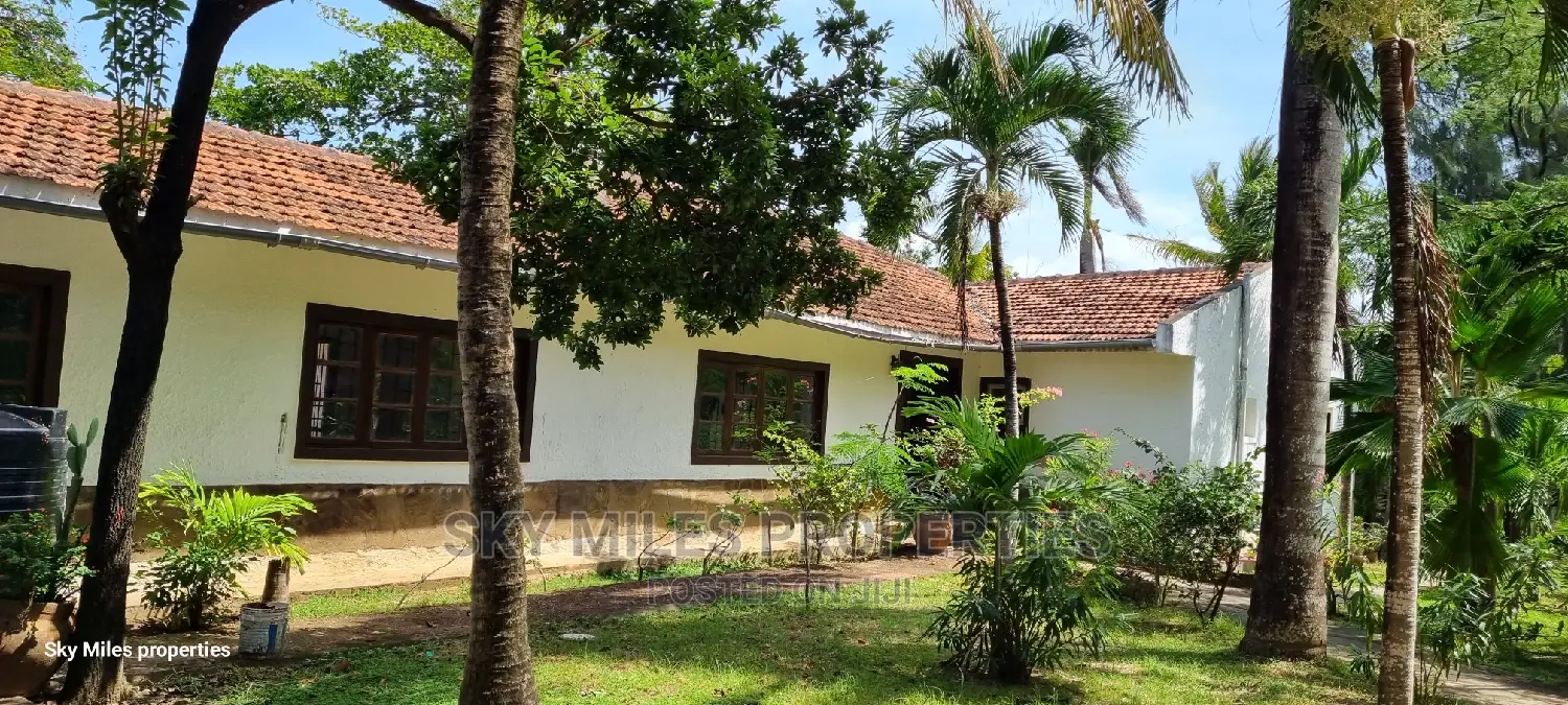 4bdrm Villa in Aloo Drive, Mtwapa for sale