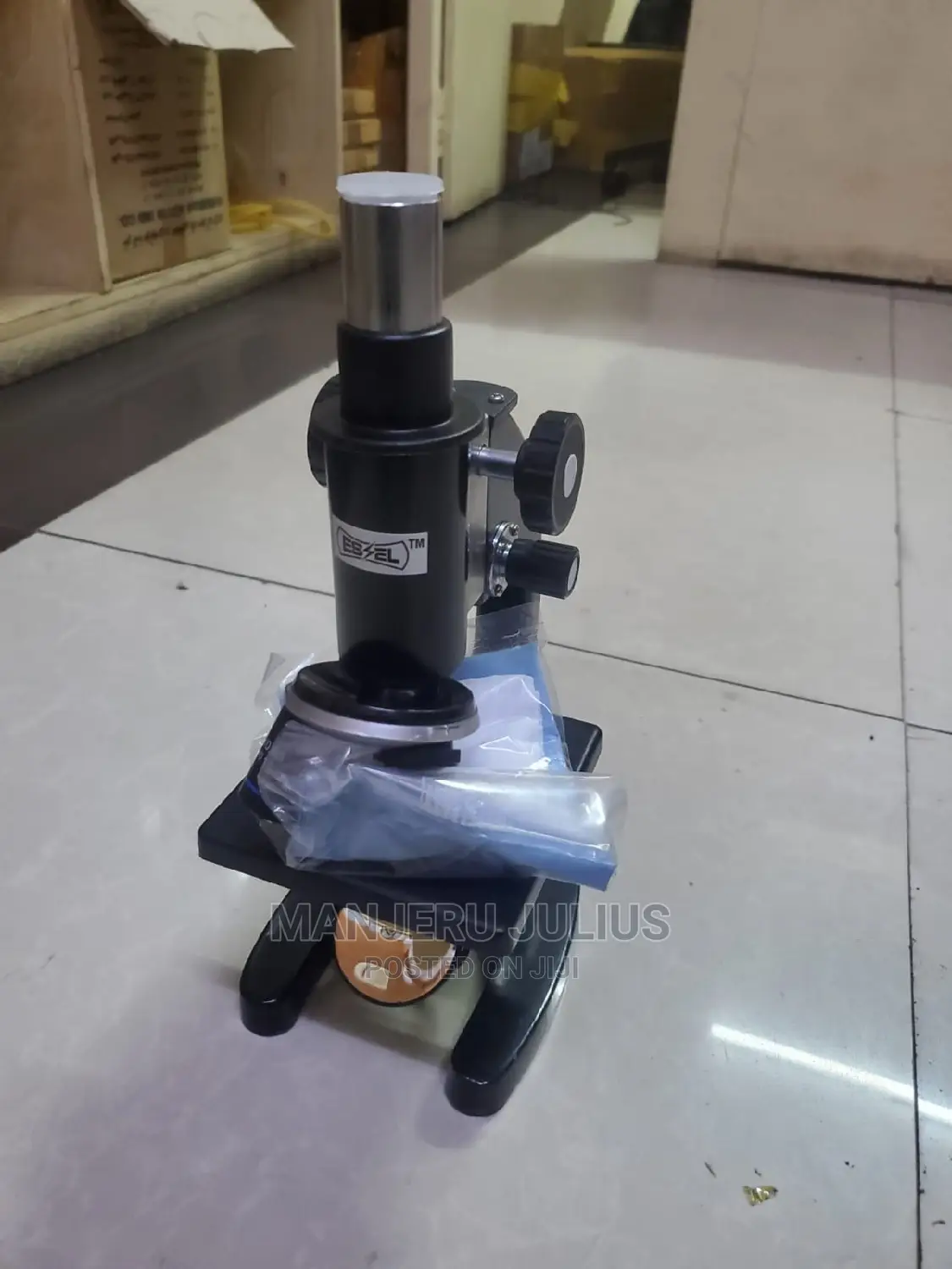 Microscope