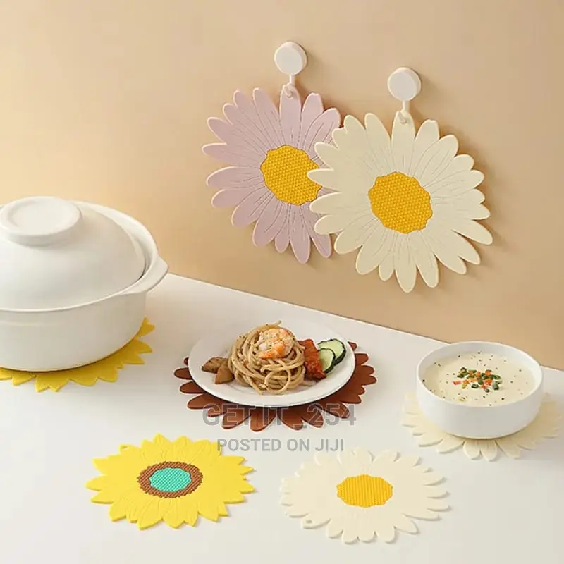 Daisy Shape Silicone Coaster Kitchen Table Heat Resistant