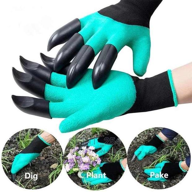 Gardening Gloves With Claws a Pair - thumbnail 3
