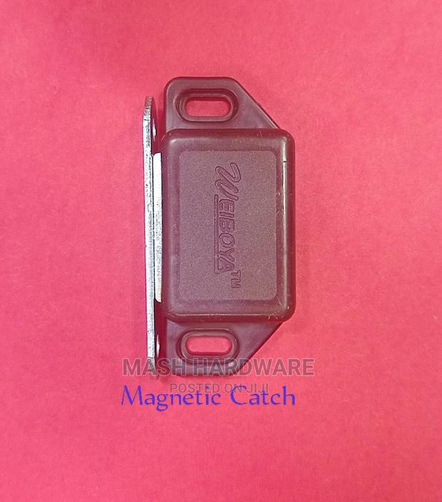 B/S Magnetic Catch - main view