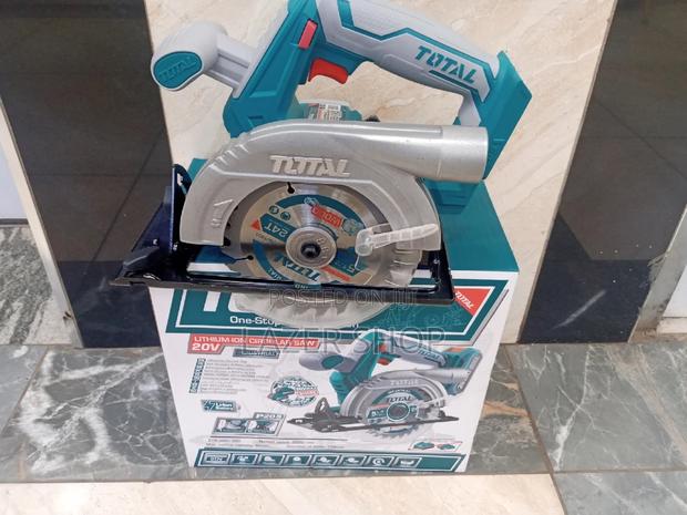 Lithium -Ion Cordless Circular Saw - main view
