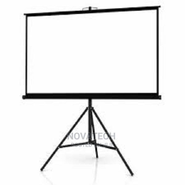 Techcom Tripod Projector Screen 145 X 145