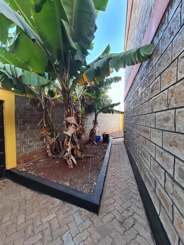 Comfy Four Bedroom Mansionette With Detached Sq - thumbnail 3