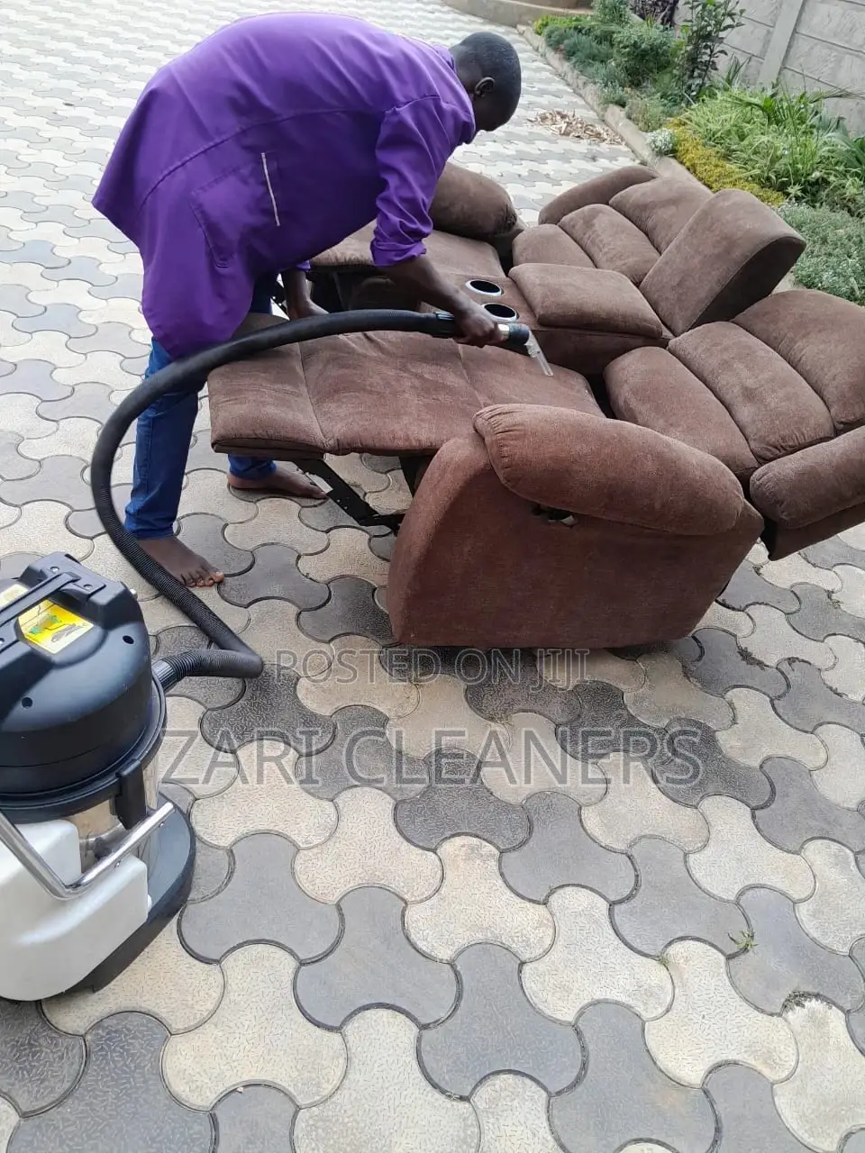Zari,The Best Seats Cleaners