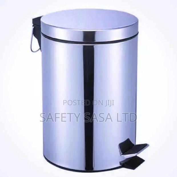 Foot Pedal Trash Bin / Waste Bin / Dustbin / Garbage Bin