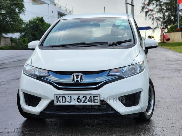 Honda Fit 2015 White - thumbnail 4