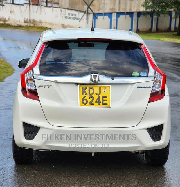 Honda Fit 2015 White - thumbnail 10