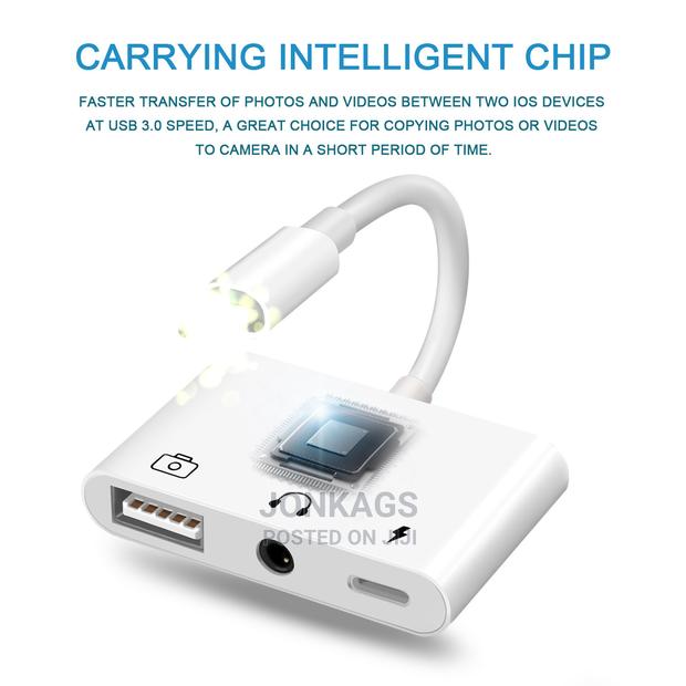 Apple Lighting to USB+ 3.5mm Audio Jack + Lighting Charging - thumbnail 4