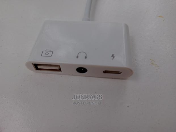 Apple Lighting to USB+ 3.5mm Audio Jack + Lighting Charging - thumbnail 3