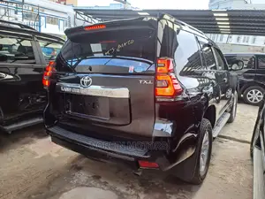 Toyota Land Cruiser Prado 2018 Black