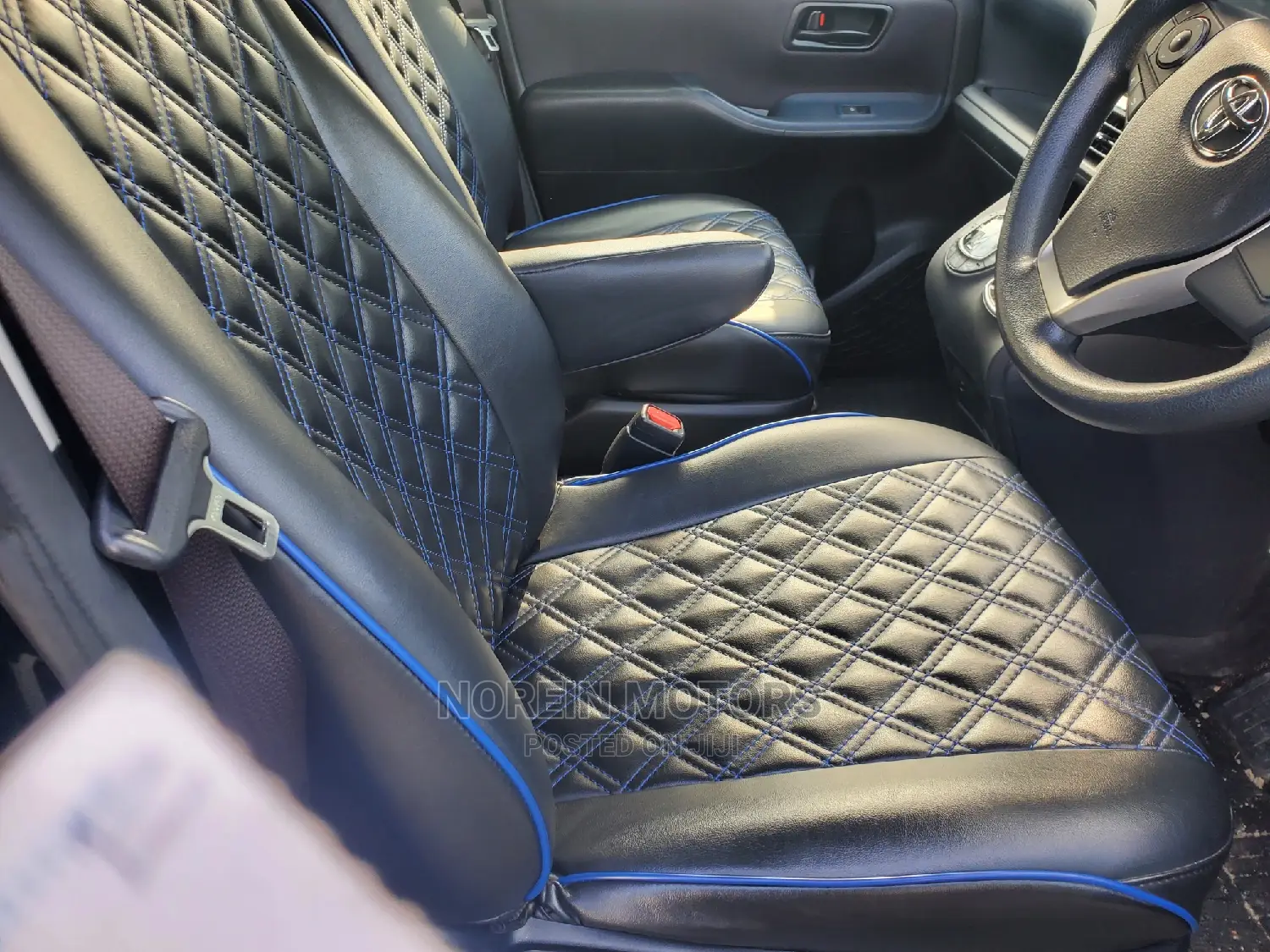 Toyota Voxy 2016 Blue