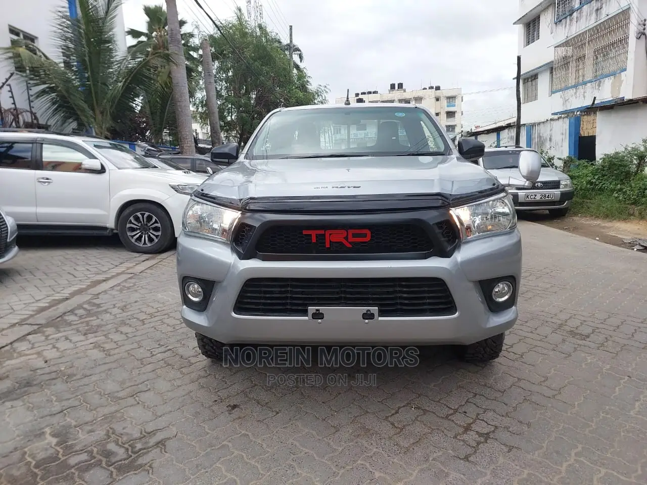 Toyota Hilux 2016 Gray