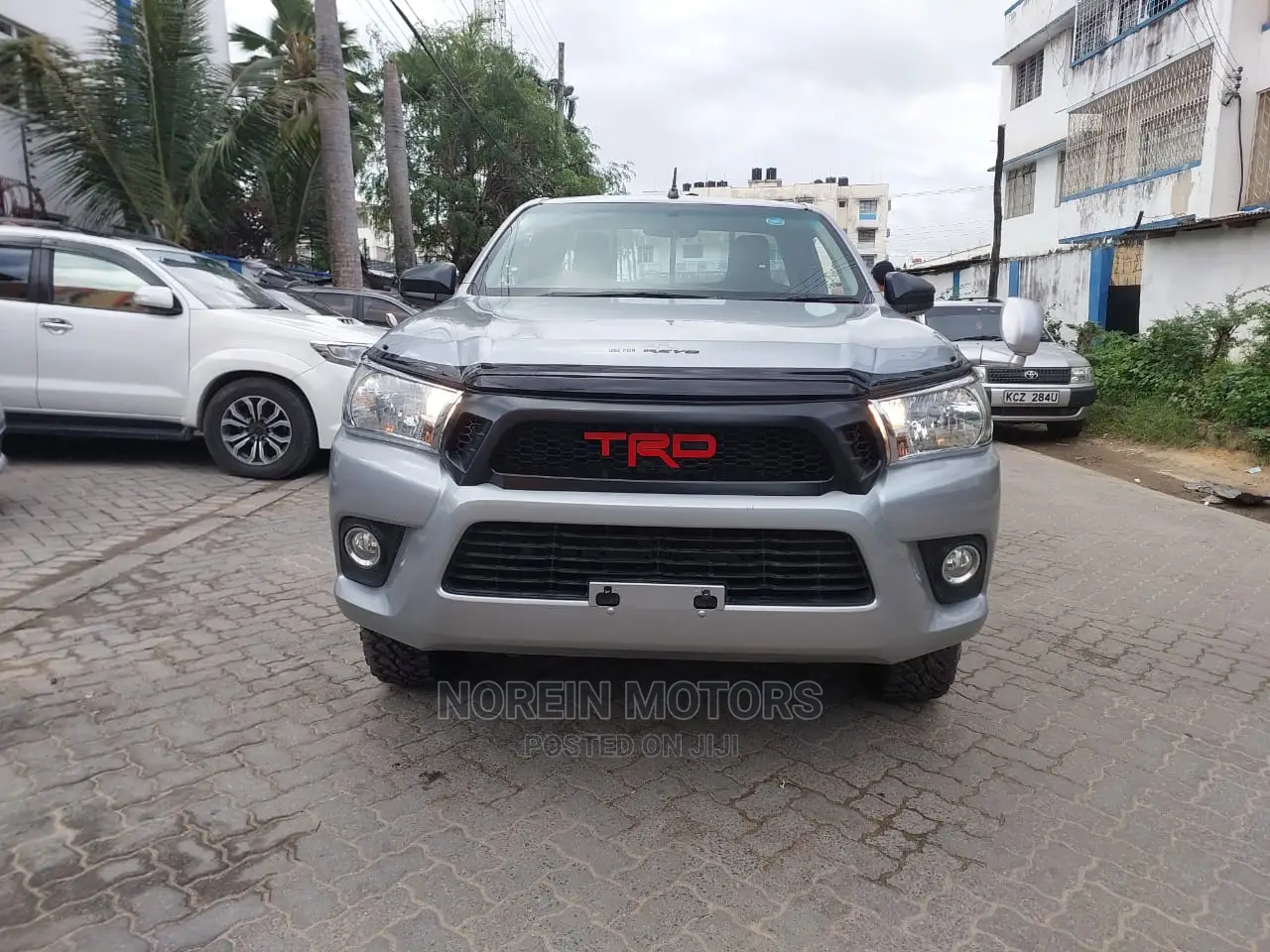 Toyota Hilux 2016 Gray