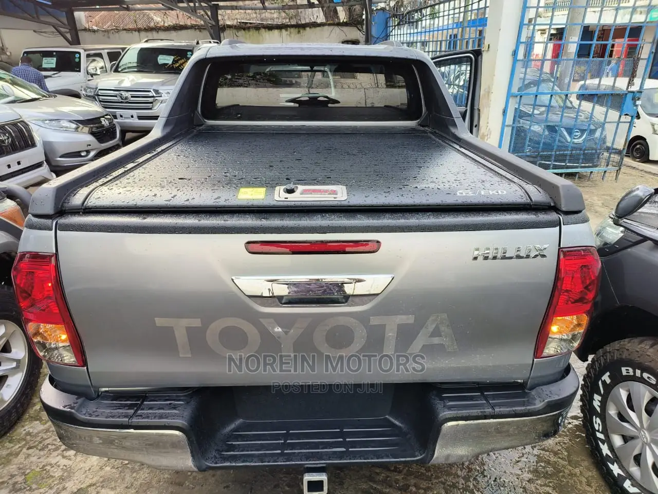 Toyota Hilux 2016 Gray