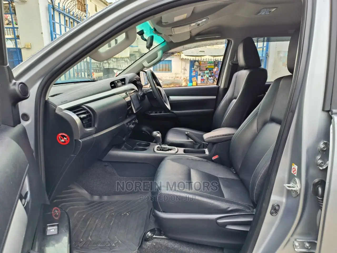 Toyota Hilux 2016 Gray