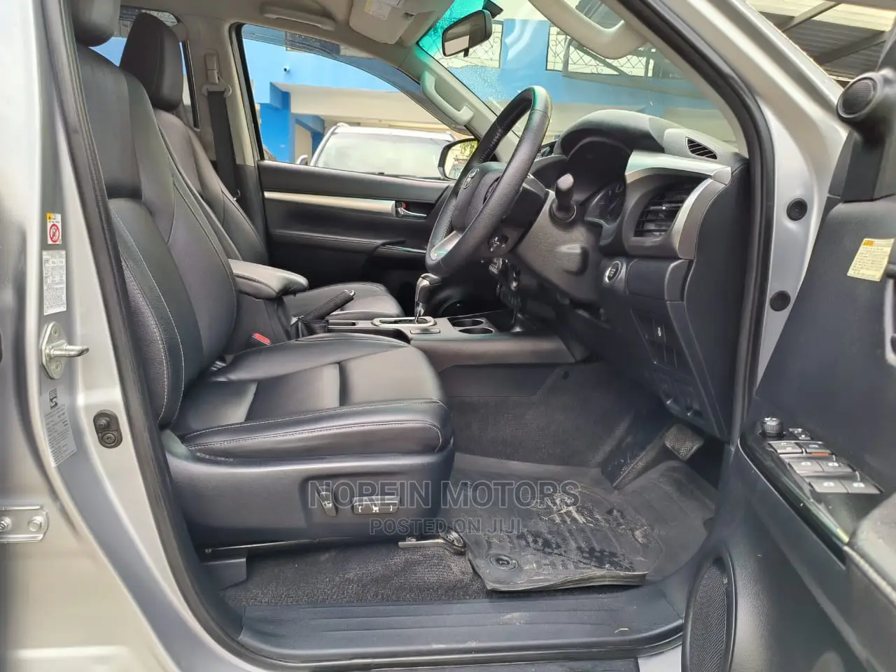 Toyota Hilux 2016 Gray