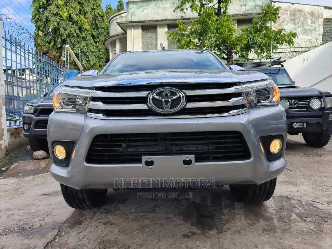 Toyota Hilux 2016 Gray