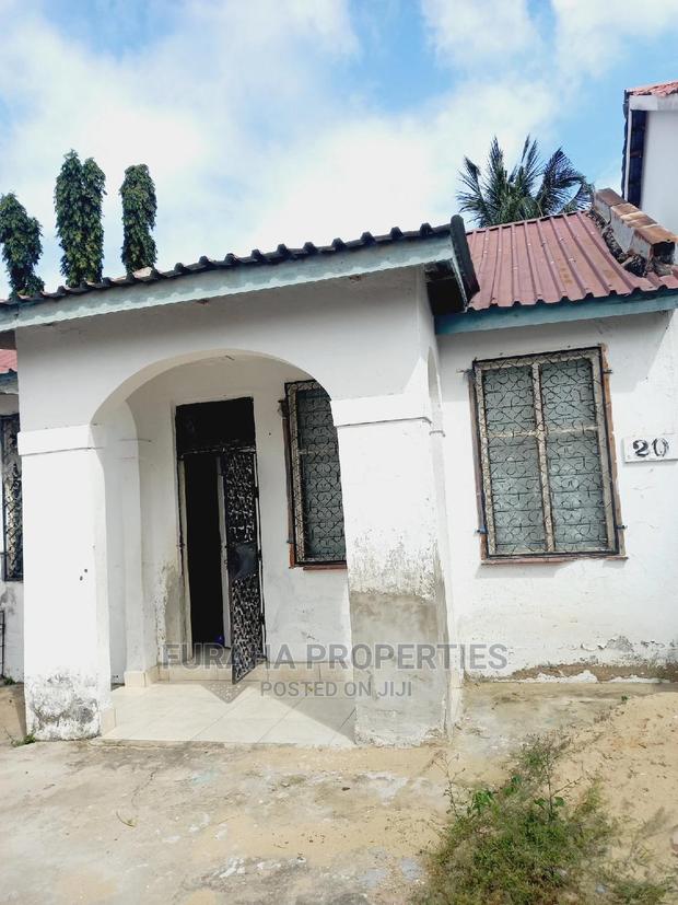 2bdrm Bungalow in Bamburi for sale - main view