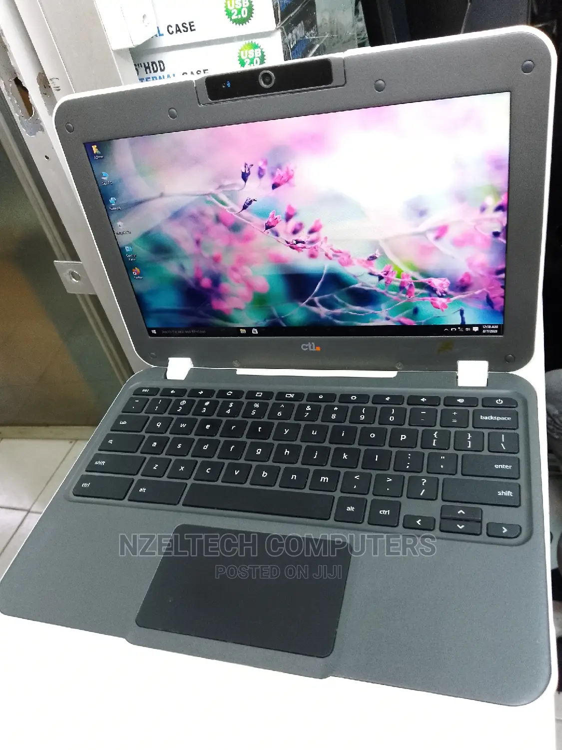 Laptop Clevo W370 4GB Intel Celeron SSD 32GB