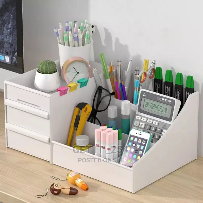 Pretty Make-Up Organizer.