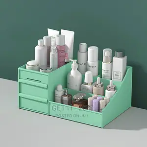 Pretty Make-Up Organizer.