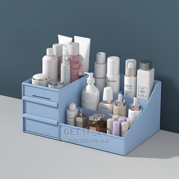 Pretty Make-Up Organizer. - thumbnail 4