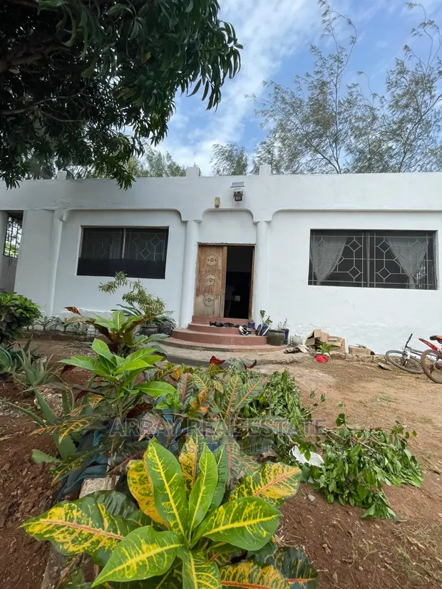 3bdrm Bungalow in Casuarina, Town Centre for sale