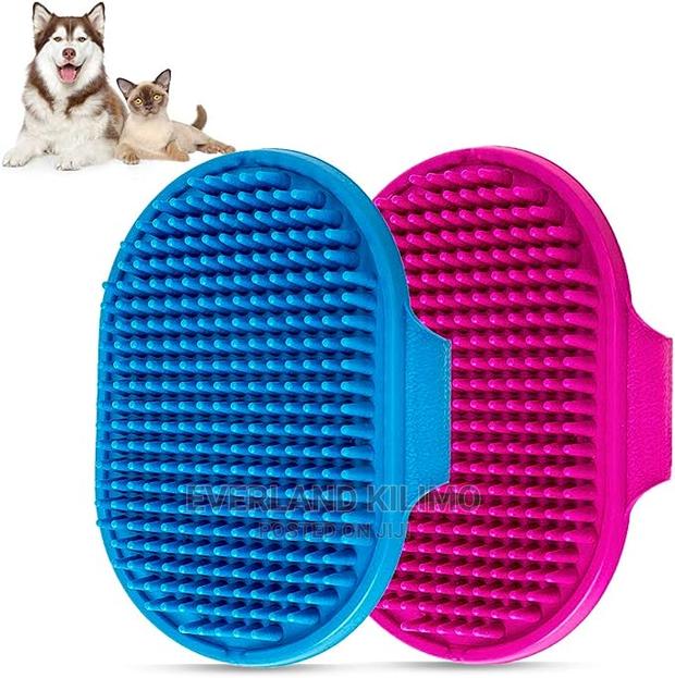 Pet Bathing Hand Brush - main view