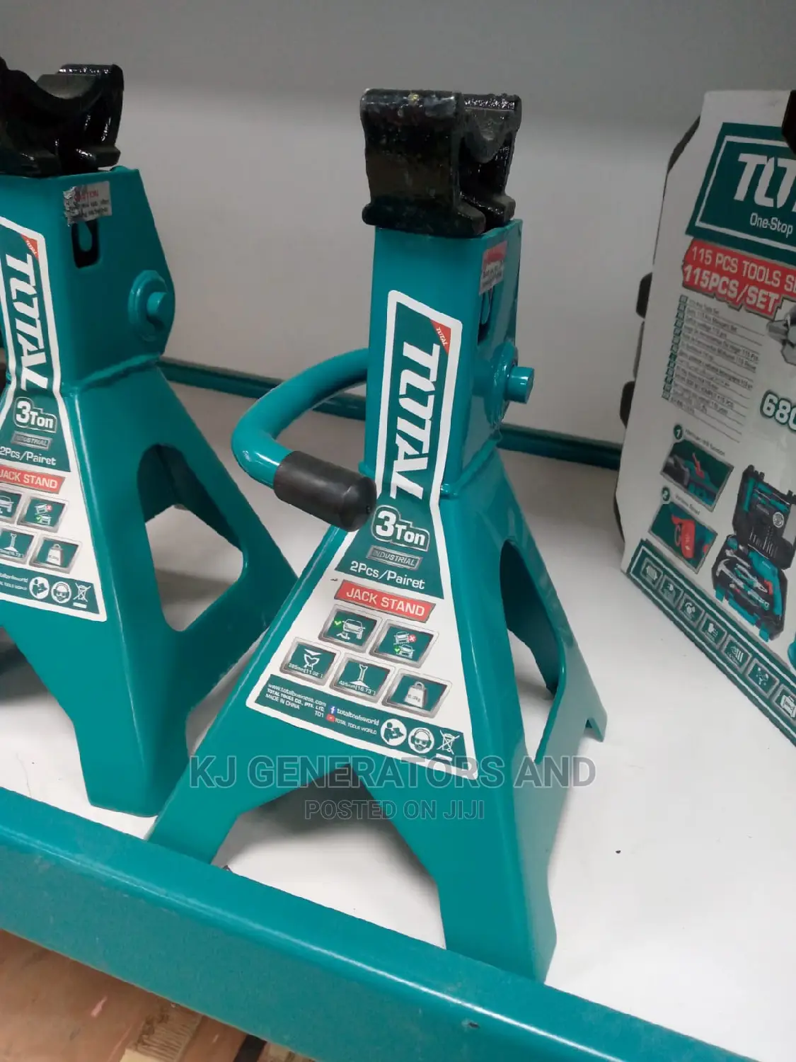 A Pair of 3tonne Stand