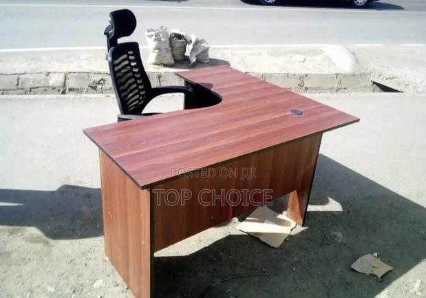 Office Desks Curved - main view