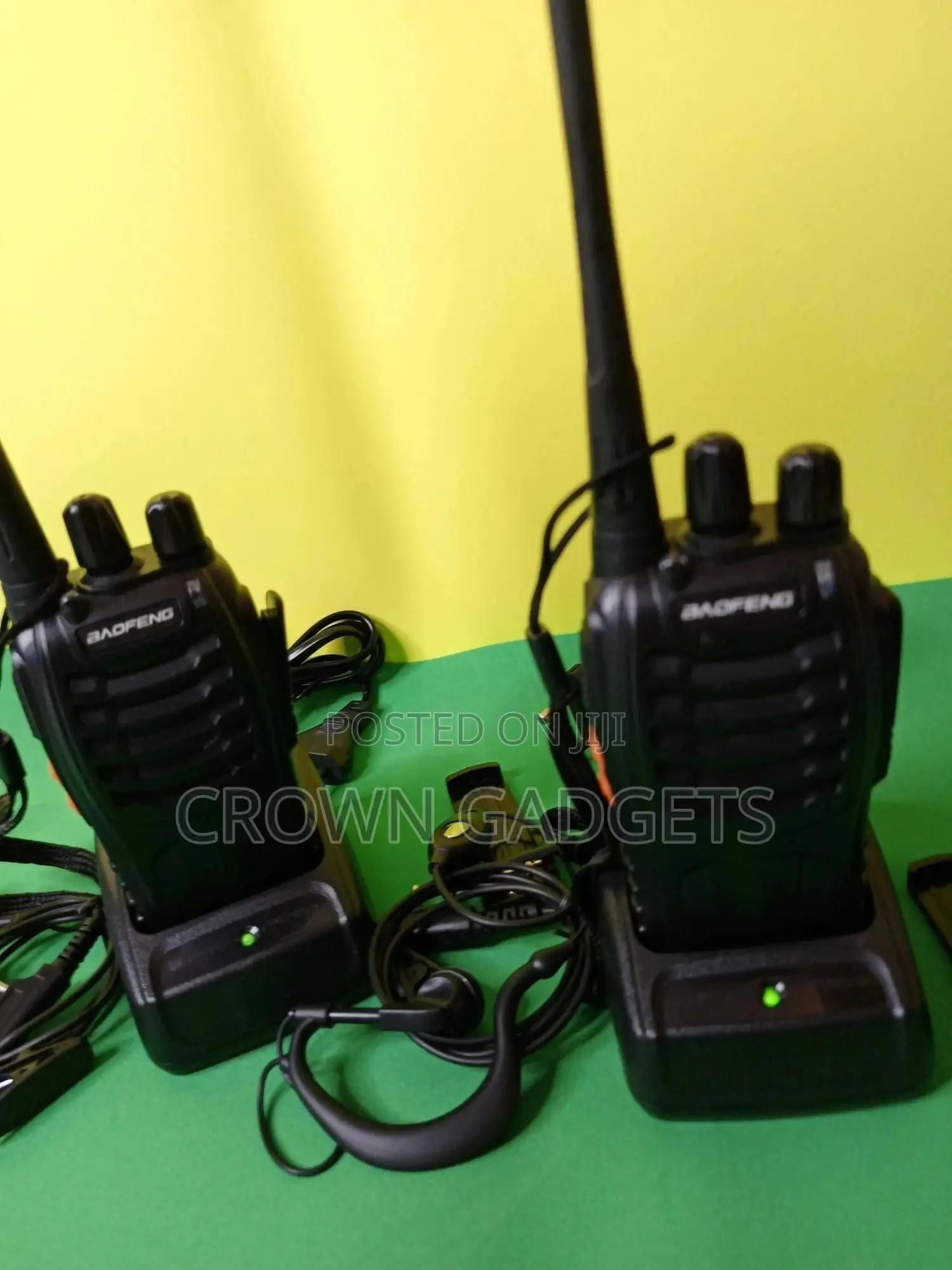 Walkie Talkie UHF Transceiver Two-Way Radio