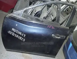 Nissan X-Trail NT32 Front Door