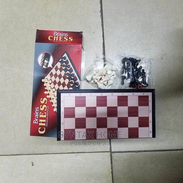 Chess Brains Magnetic Foldable Chess Board - Medium Size - thumbnail 2