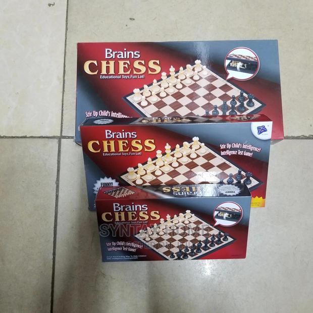 Chess Brains Magnetic Foldable Chess Board - Medium Size - thumbnail 4