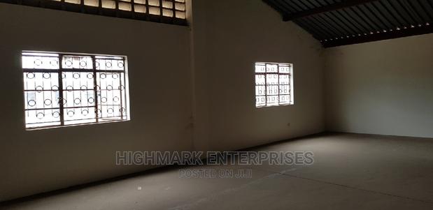 Warehouse to Let - thumbnail 4