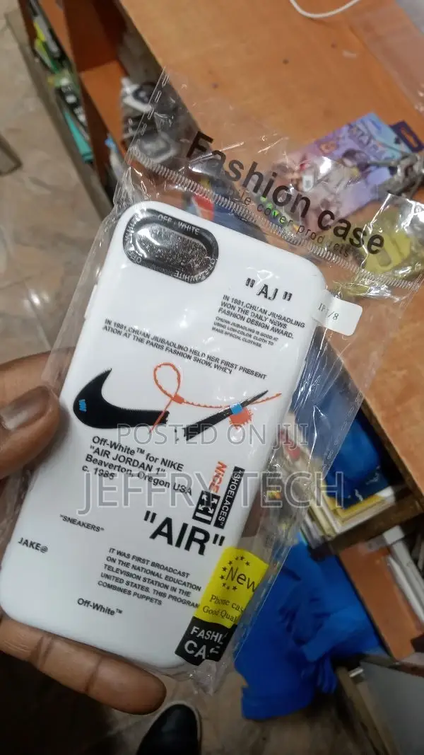 iPhone 8 /7 Nike Frosted Phone Case-White